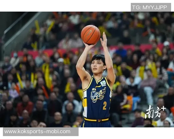 媒体人批评萨姆纳言论无知应向徐杰道歉以示诚意